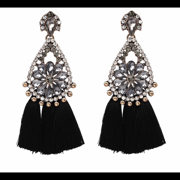 Jewelry - NEW Black Tassel Earrings